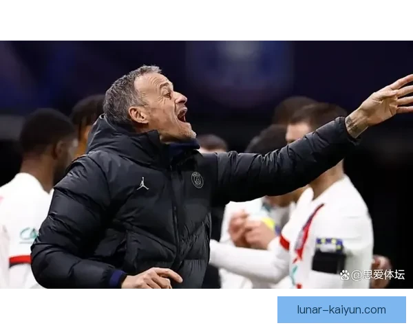 金玟哉任意球头球得分展现出其出色状态，持续提升球队竞争力。